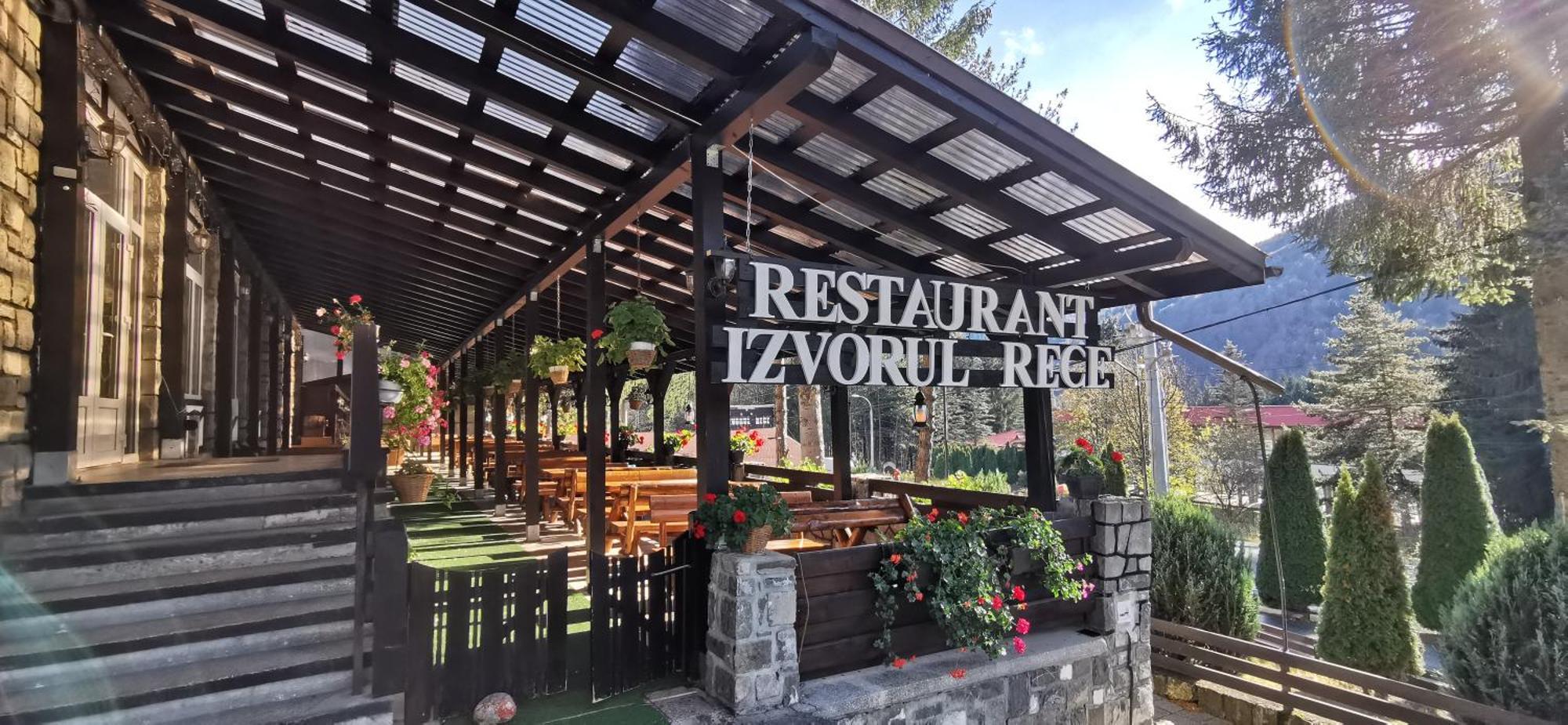 Hanul Izvorul Rece سِنايا المظهر الخارجي الصورة